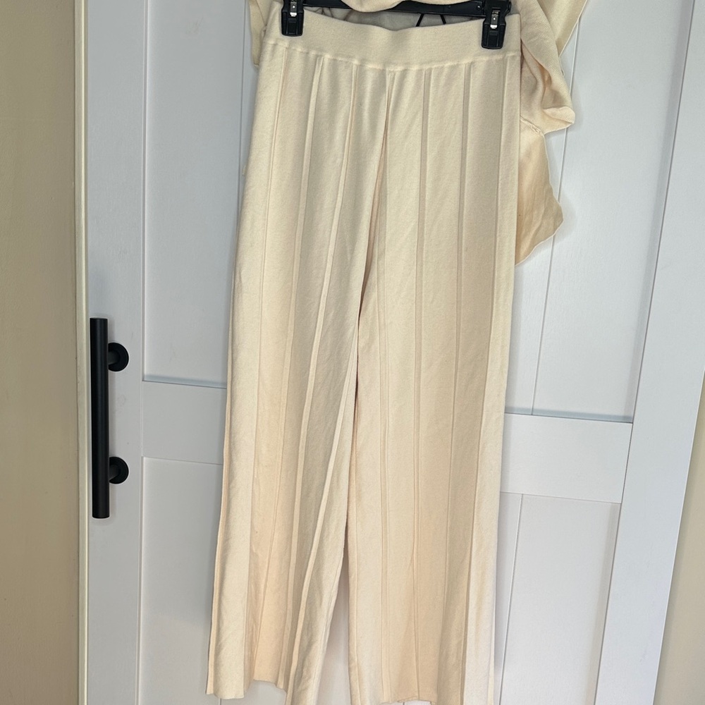 Cream Women's Top and Pants Set Size Small - Picture 6 of 9